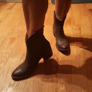 Freebird by Steve Madden. More pics (SOLD)